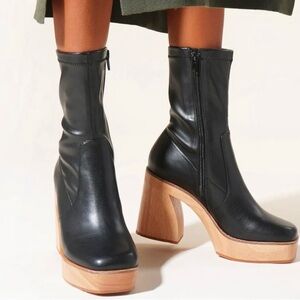 Charlotte Stone Stina Boots | Size: US8
